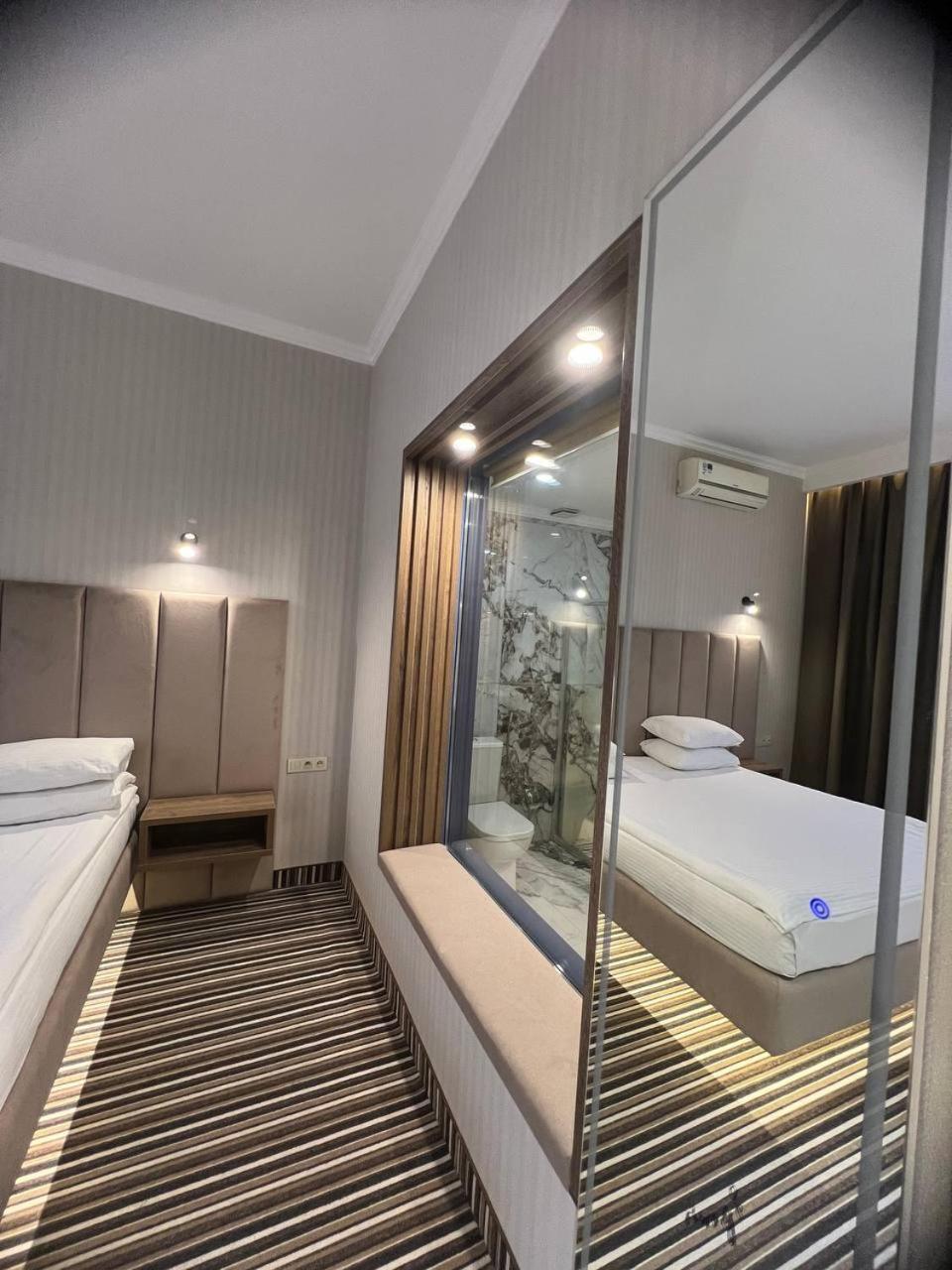 Sapar Standart Hotel Shymkent Esterno foto