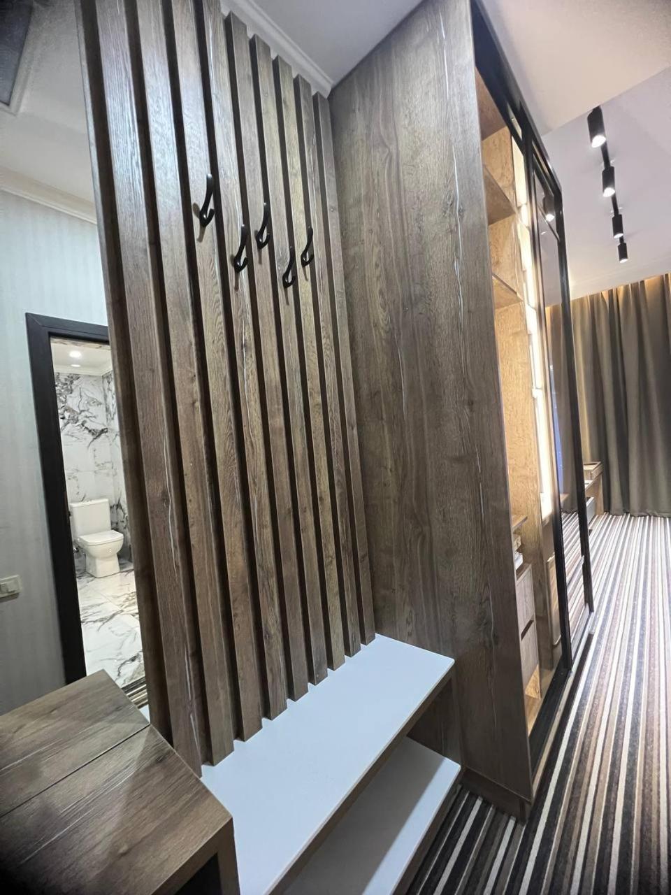 Sapar Standart Hotel Shymkent Esterno foto