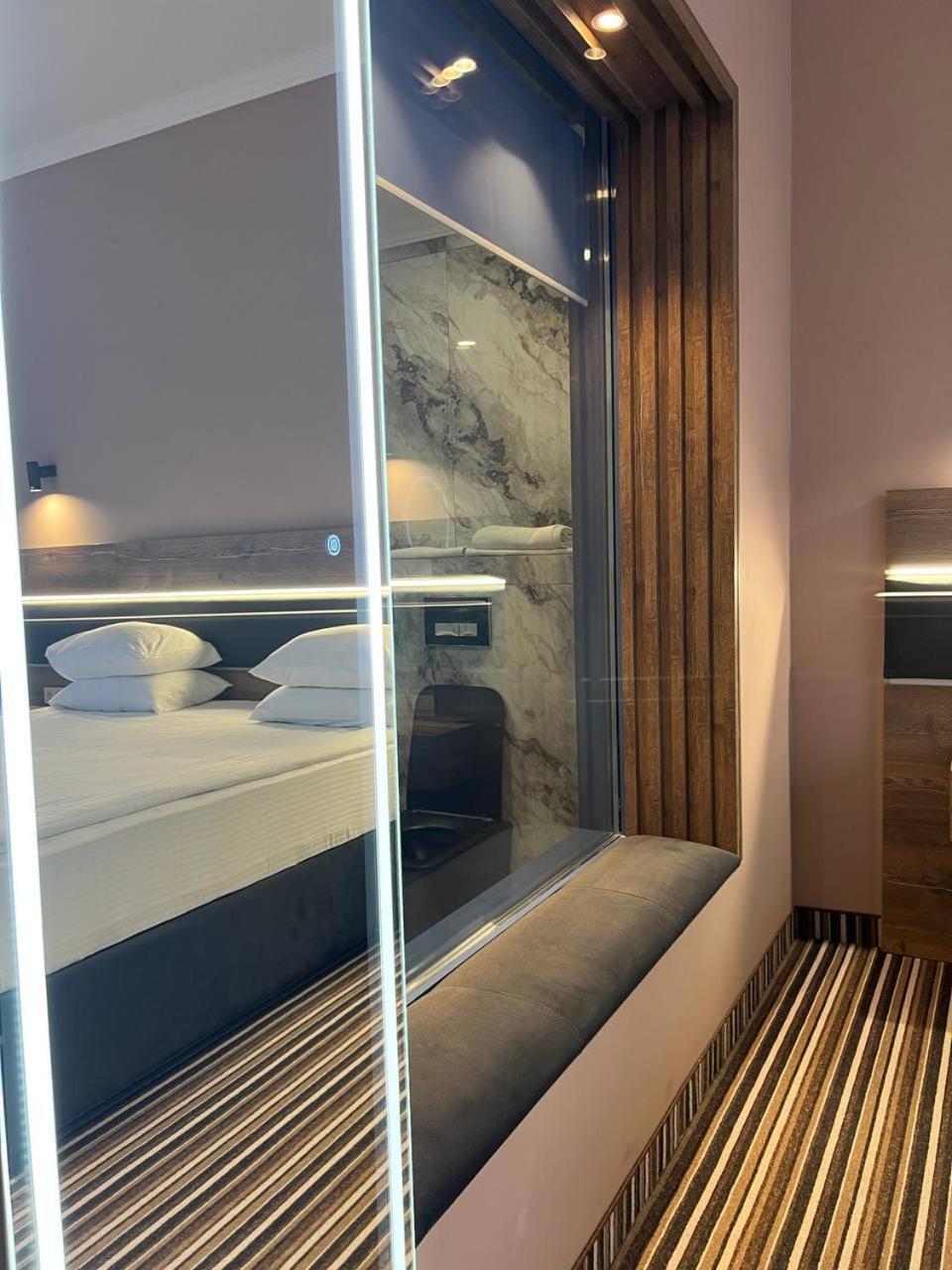 Sapar Standart Hotel Shymkent Esterno foto
