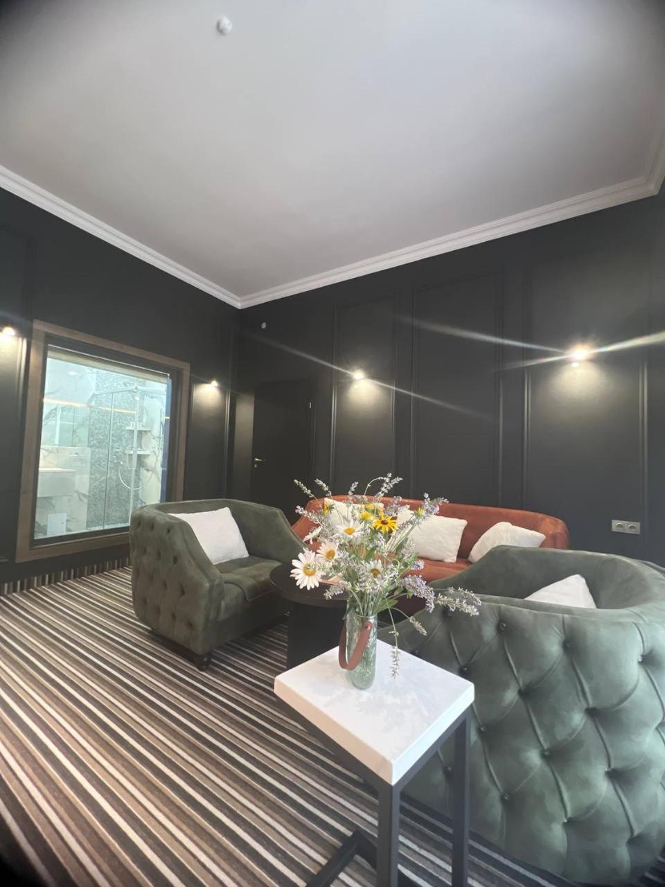 Sapar Standart Hotel Shymkent Esterno foto