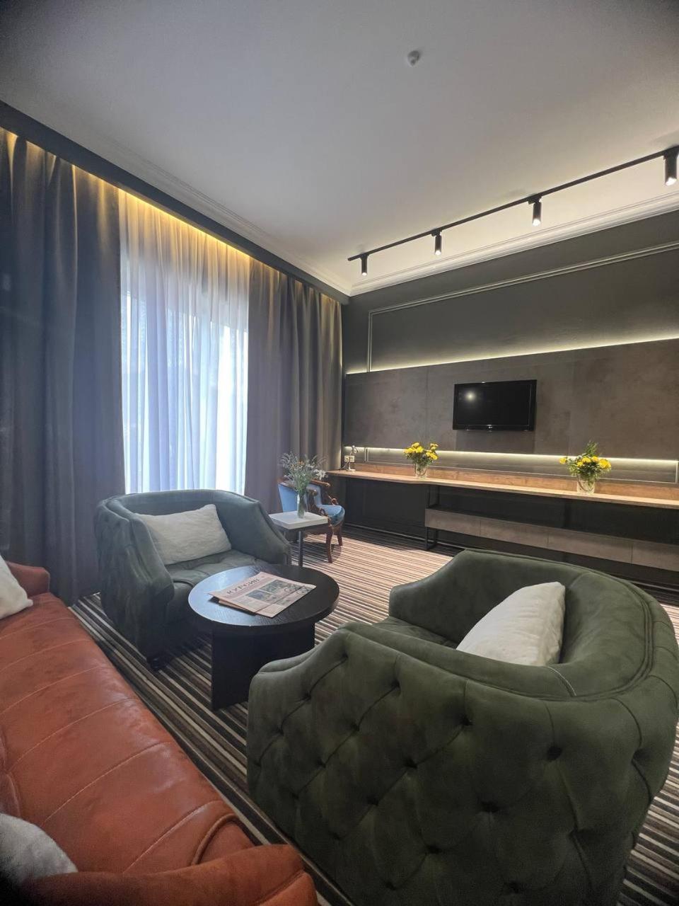 Sapar Standart Hotel Shymkent Esterno foto