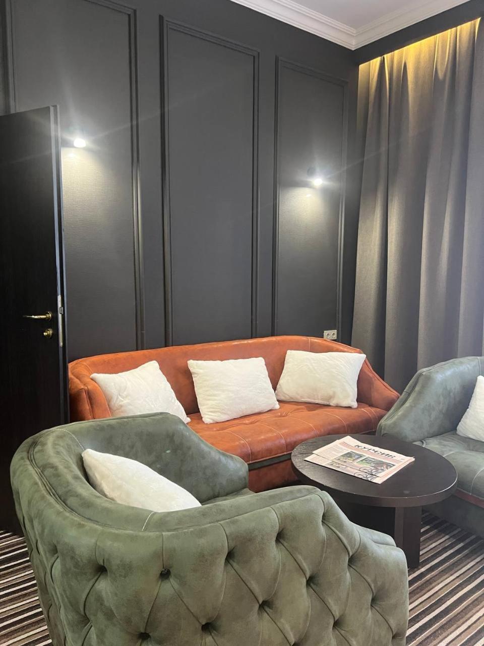 Sapar Standart Hotel Shymkent Esterno foto