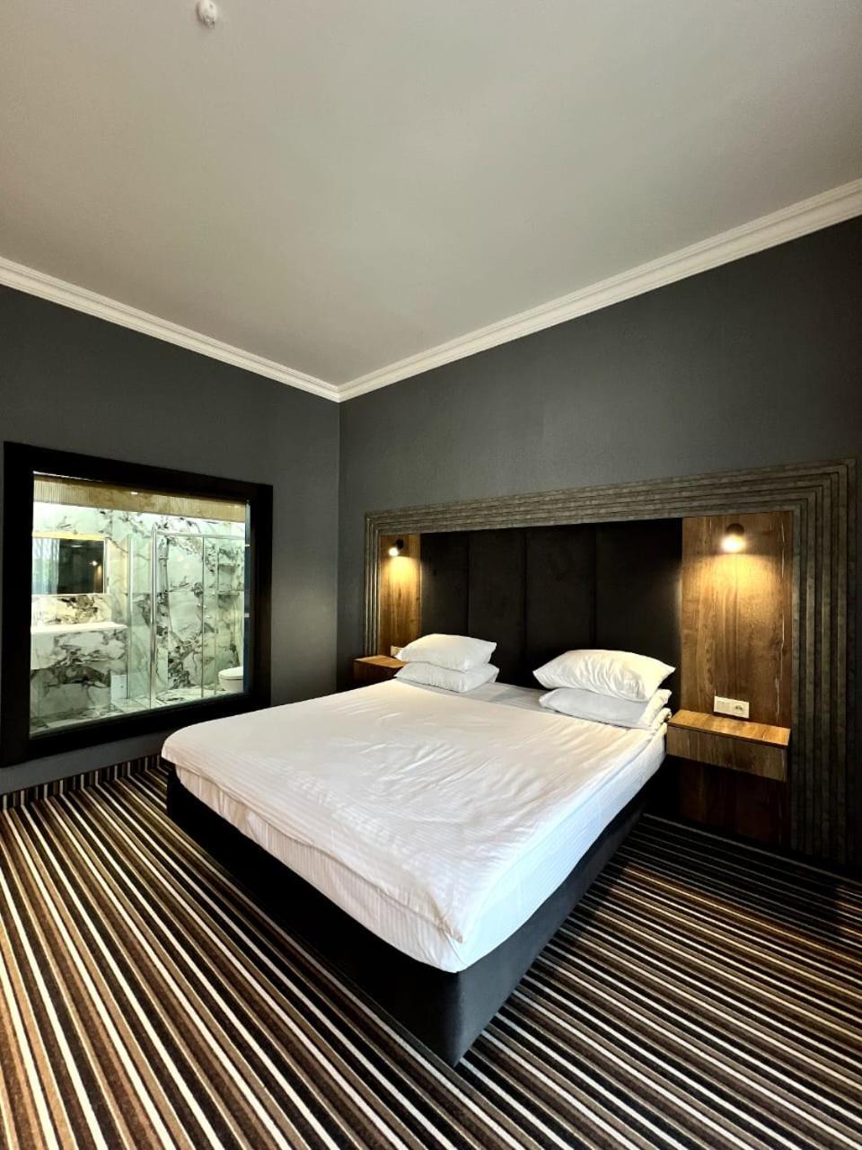 Sapar Standart Hotel Shymkent Esterno foto