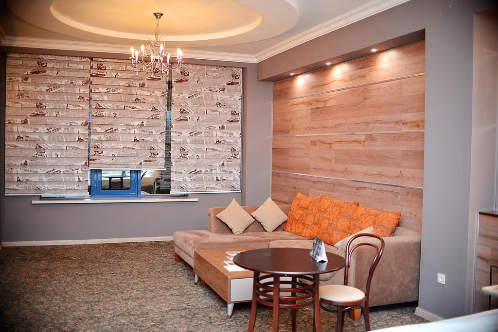 Sapar Standart Hotel Shymkent Esterno foto