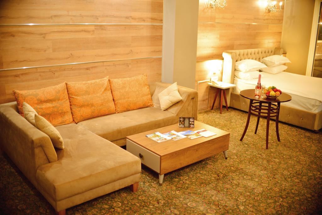 Sapar Standart Hotel Shymkent Esterno foto